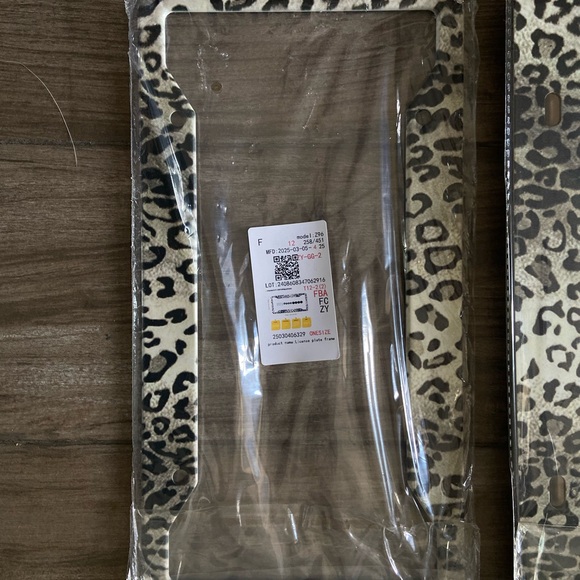 Leopard Print license plate set - Picture 3 of 8